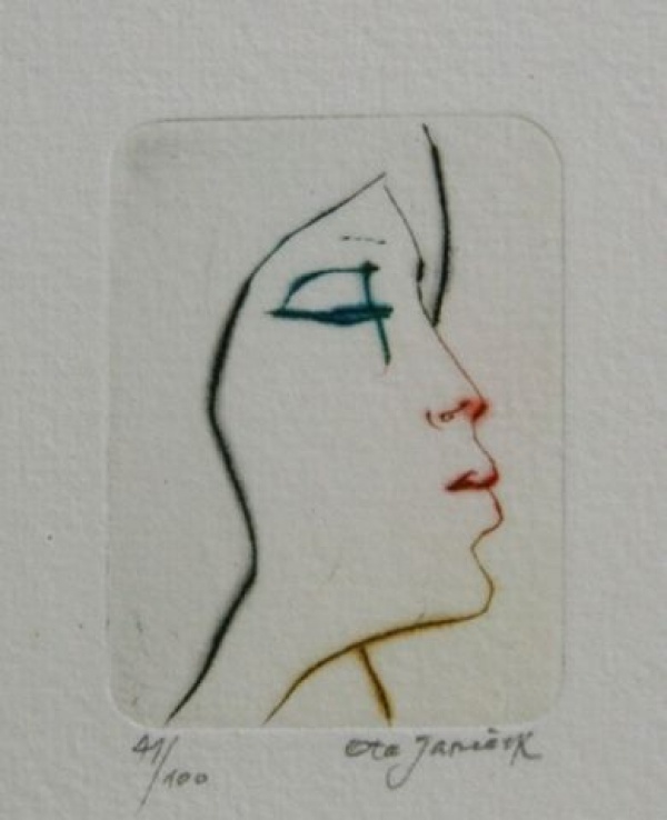 Dívčí profil s našpulenou pusou