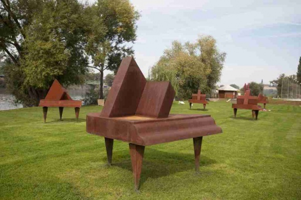 Art (at) riverside